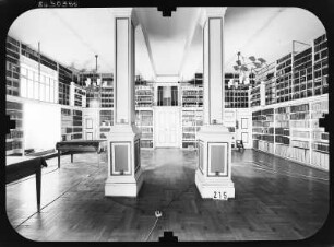 Gotha. Schloss Friedenstein. Ostflügel, Pfeilersaal der Forschungsbibliothek