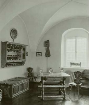 Raumecke im Erdgeschoß mit bäuerlichen Möbeln : Dresden-Neustadt, Jägerhof, Müseum für Sächsische Volkskunst, Raumecke im Erdgeschoß
