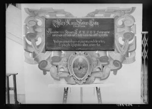 Inschrifttafel unter dem Bildnis Wichts