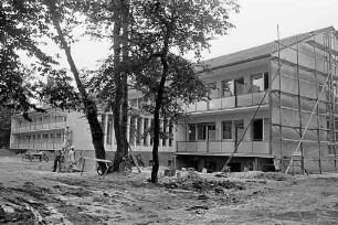 Bau des städtischen Altersheims am Klosterweg.