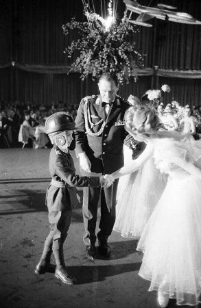 Luftwaffenball 1969 in der Garten- und Schwarzwaldhalle