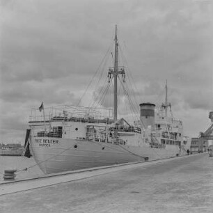 Urlaubsbilder Rostock 64 : Rostock. Hafen. MS Kühlschiff "Fritz Reuter"