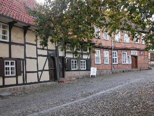 Quedlinburg - Fachwerkhäuser : Historische Fachwerkbauten am Finkenherd, aufgenommen in der Weltkulturerbestadt Quedlinburg, ca. 2004