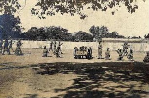 Bombay, Indien. Indische Artillerie auf einem militärischem Übungsplatz