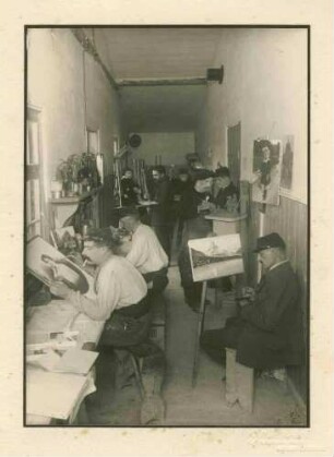 7 Kriegsgefangene im Atelier (Künstlerwerkstatt) Kriegsgefangenenlager Ludwigsburg-Eglosheim
