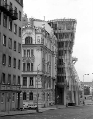 Ginger and Fred & Bürogebäude Nationale-Nederlanden & Tanzendes Haus