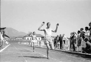 Predal: Rumänische Leichtathletik-Meisterschaften, Männer, 1. Pandrea, im Ziel