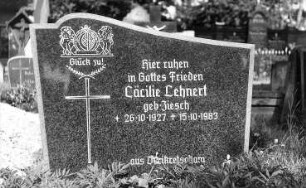 Göda-Storcha. Grab der Müllerin Cäcilie Lehnert aus Dreikretscham auf dem Friedhof in Storcha
