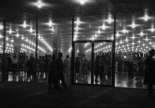 Mannheim: Nationaltheater; Foyer während der Pause