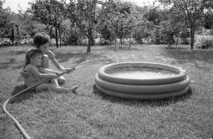 Erfrischung im heißen Sommer 1976