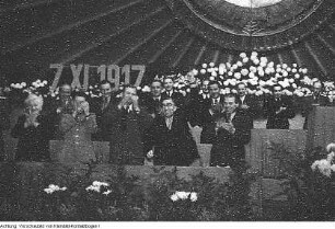 Dresden, 36. Jahrestag der Oktoberrevolution, Kranzniederlegung am Ehrenmal, Festakt, November 1953