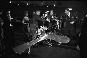 Luftwaffenball der Luftwaffengruppe Süd in der Schwarzwaldhalle.