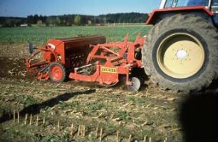 Fotografie: Minimalbearbeitung, Kastendrillmaschine, Drillkombination, Zinkenrotor, Zahnpackerwalze
