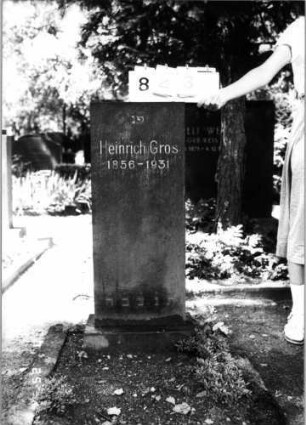Grabstein 823