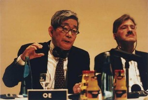 Oe Kenzaburo und Wolfgang Kissel