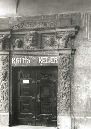 Leipzig, Neues Rathaus : Leipzig. Neues Rathaus. H. Licht. Eingang zum Ratskeller