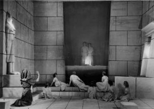 Theater Lübeck. Aufführung der Buffo-Oper "Die schöne Helena" 1946.