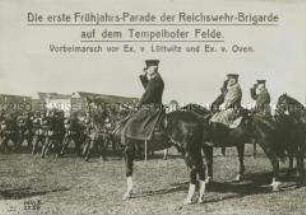 Parade der Reichswehr auf dem Tempelhofer Feld in Berlin