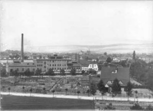Mügeln (Heidenau-Mügeln). Stadtteilansicht mit Fabrikgebäude