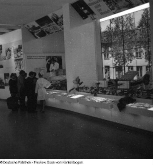 Berlin-Mitte. Sporthalle, Karl-Marx-Allee. Ausstellung "XX Jahre DDR - Kämpfer und Sieger"
