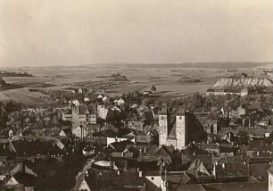 Freiberg. Blick vom Kirchturm der Sankt Petrikirche über die Nikolaikirche nach Nordosten