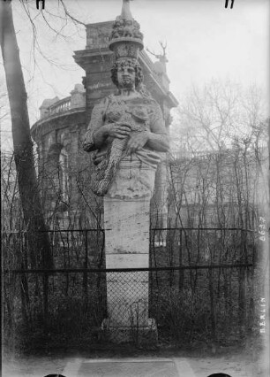 Märchenbrunnen: Riesentochter