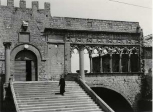 Viterbo, Pabstpalast, 1266 begonnen