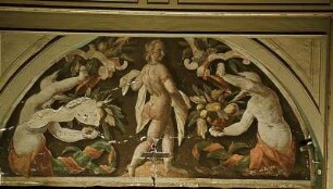 Venus, gerahmt von zwei bärtigen Halbfiguren in Ranken