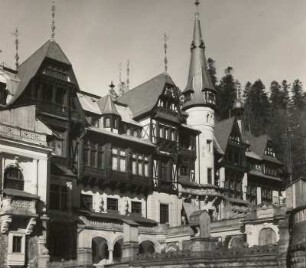 Sinaia. Schloss Peles (um 1900). Teilansicht der Fassade