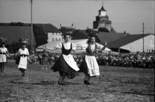 Markgröningen: Markgröninger Schäferlauf; Wettlauf der Wasserträgerinnen