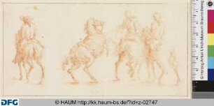 Drei Reiter und steigendes Pferd