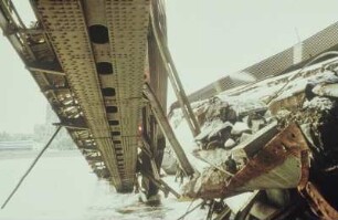 Einsturz der Reichsbrücke Wien, echte Ketten-Hänge-Brücke