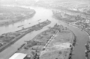 Mannheim, Rheinau: Hafen und Rhein