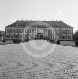 Nordflügel am Hauptportal von Schloss Sagan