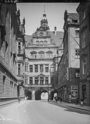 Dresden, Schloßstraße. Residenzschloss, Georgentor. Ansicht von Süden