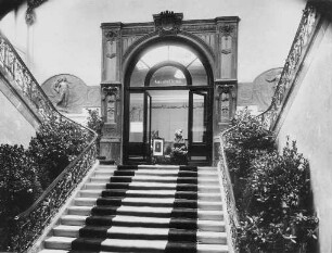 Künstlerhaus, Treppenaufgang zum Ausstellungssaal