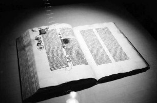 Mainz: Gutenbergbibel im Museum