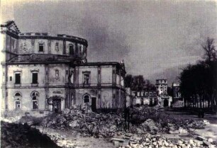 Zerstörungen Zweiter Weltkrieg. Hoftheater und Schlossplatz
