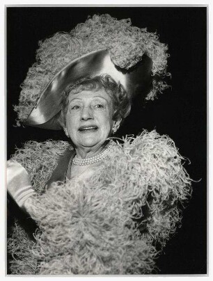 Agnes Windeck als Mrs. Higgins