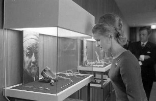 Ausstellung von Juwelen Schweizer Künstler im Park-Hotel.