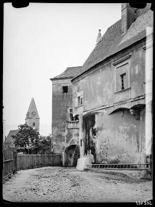 Spitz: am Schloss