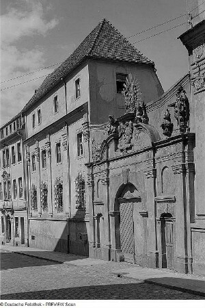 Bautzen. Eingangsportal zum Domstift