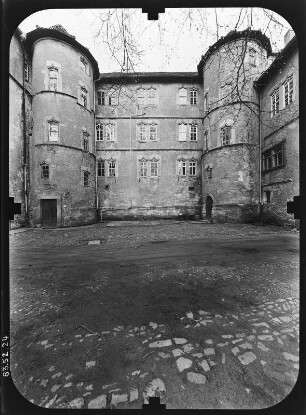 Breitungen-Herrenbreitungen. Schloss (1554/1563). Ostflügel mit Treppentürmen