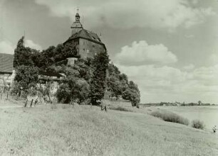 Neuhirschstein, Schloss Hirschstein, Ansicht vom Elbufer aus