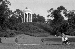 München: Englischer Garten, Pavillon [Monopteros] auf der Höhe