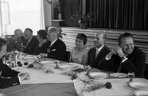 Bernau: Ehrengäste an der Tafel im Kurhaus