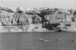 Reisefotos. Mittelmeerfahrt. Blick zur Insel Santorin