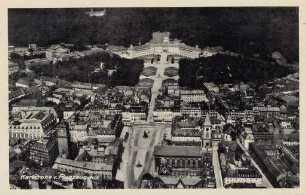Postkartenalbum mit Motiven von Karlsruhe. "Karlsruhe vom Flugzeug aus". Innenstadt mit Schloss und Schlossgarten