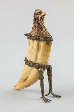 Trinkhorn mit Beinen