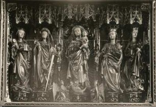 Marienaltar: Verkündigung, Geburt Christi, Anbetung, heilige Sippe (1. Wandlung des Marienaltars); Christus am Ölberg, Dornenkrönung, Kreuzigung, Kreuztragung (2. Wandlung des Altars)